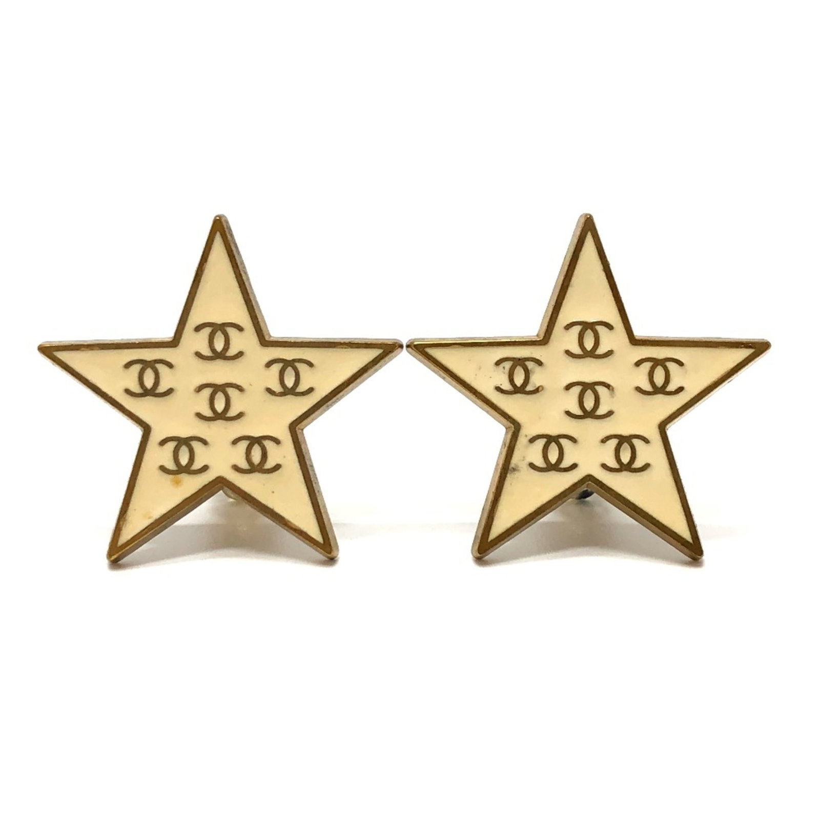 Clip earrings by other Chanel: Clip earrings by other Chanel Gold clip earrings with a signature from Chanel. Made from other materials, these 32mm x 25mm earrings showcase a unique design. The gold color adds a touch of elegance t
