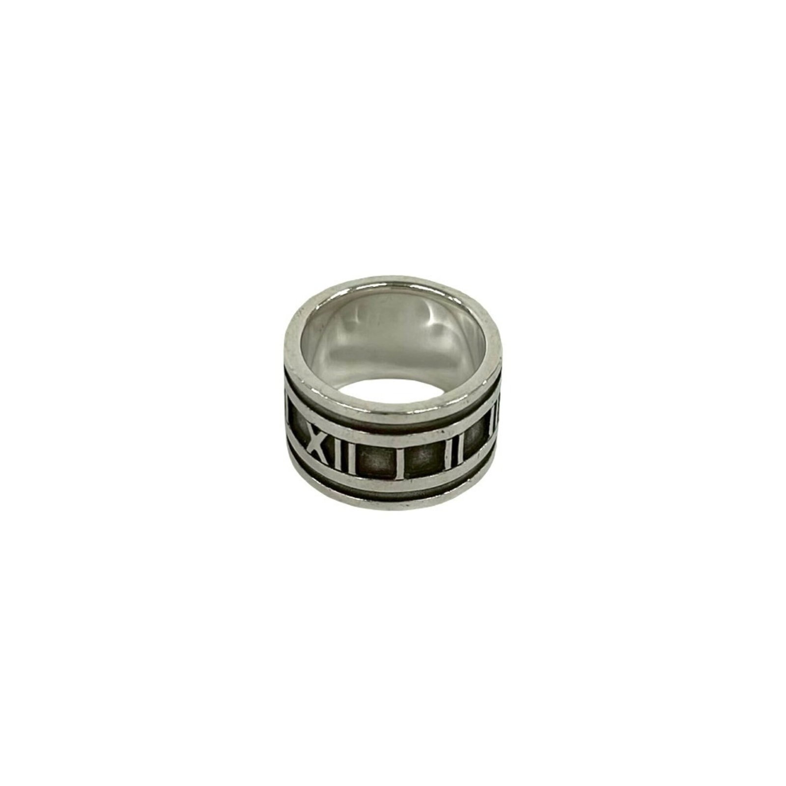 Silver Ring Band Tiffany: Silver Ring Band Tiffany Silver Ring Band Tiffany, made from high-quality silver (925 US), features a sleek and modern design. This versatile band ring is available in a classic silver color and fits 