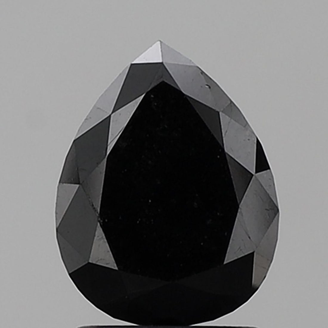 Pear 2.12ct Black VVS2 - Loose Natural Diamond: Pear 2.12ct Black VVS2 - Loose Natural Diamond 2.12ct Black VVS2 - A rare and exquisite natural diamond, showcasing exceptional clarity and luster in its sleek black hue. The EX polish and symmetry en