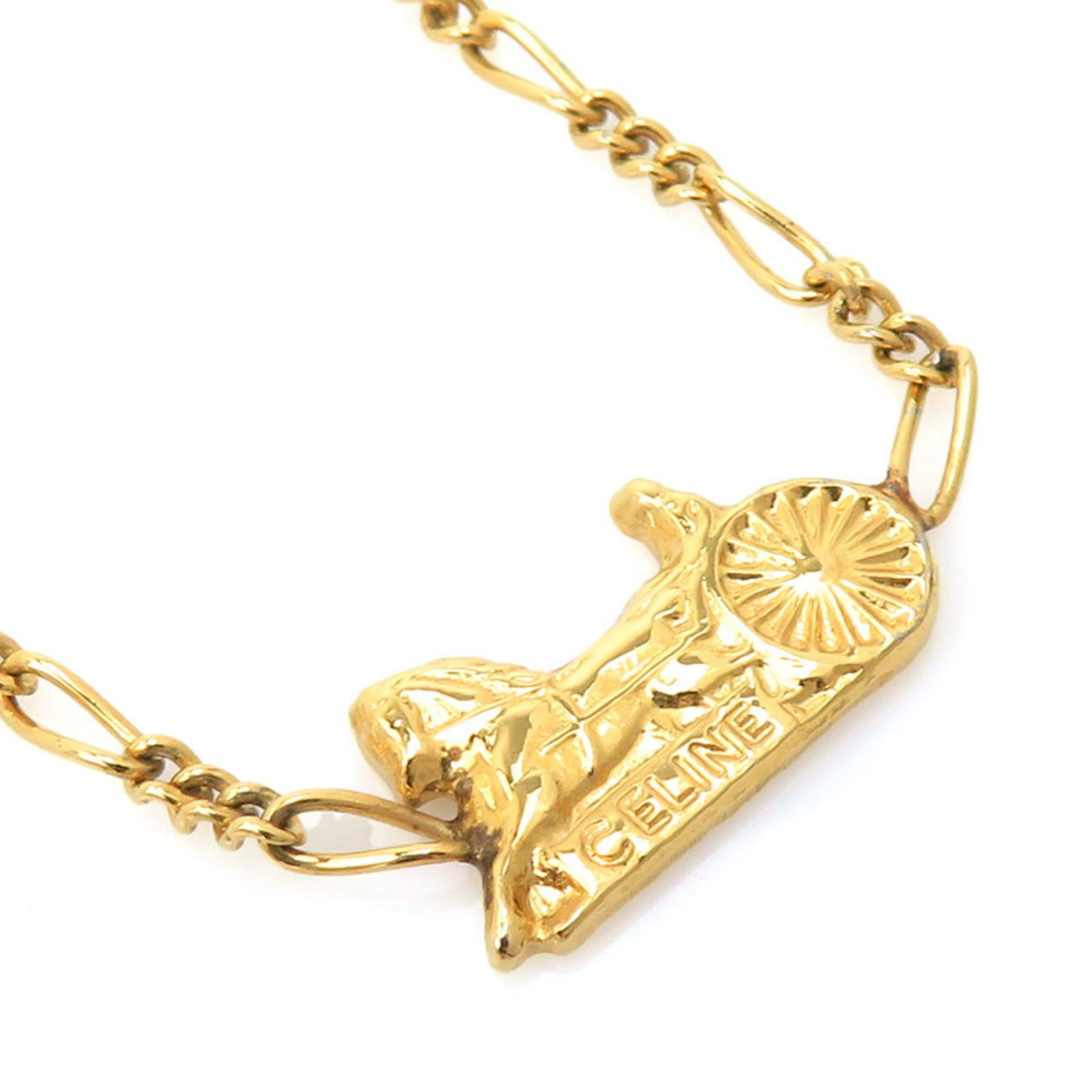 Women necklace in gold Celine E60964A: Women necklace in gold Celine E60964A Gold Celine necklace with a 10mm x 15mm pendant, featuring a sleek design in a luxurious gold finish. The necklace measures 42 cm in circumference and boasts a cl