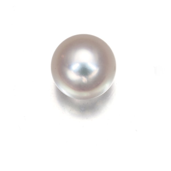 Mikimoto Single Earring Akoya Pearl 8.9Mm Solitaire 18K 750 White Gold: Mikimoto Single Earring Akoya Pearl 8.9Mm Solitaire 18K 750 White Gold The Mikimoto single earring features an 8.9mm Akoya pearl set in 18k white gold, showcasing the beauty of a high-quality solitair