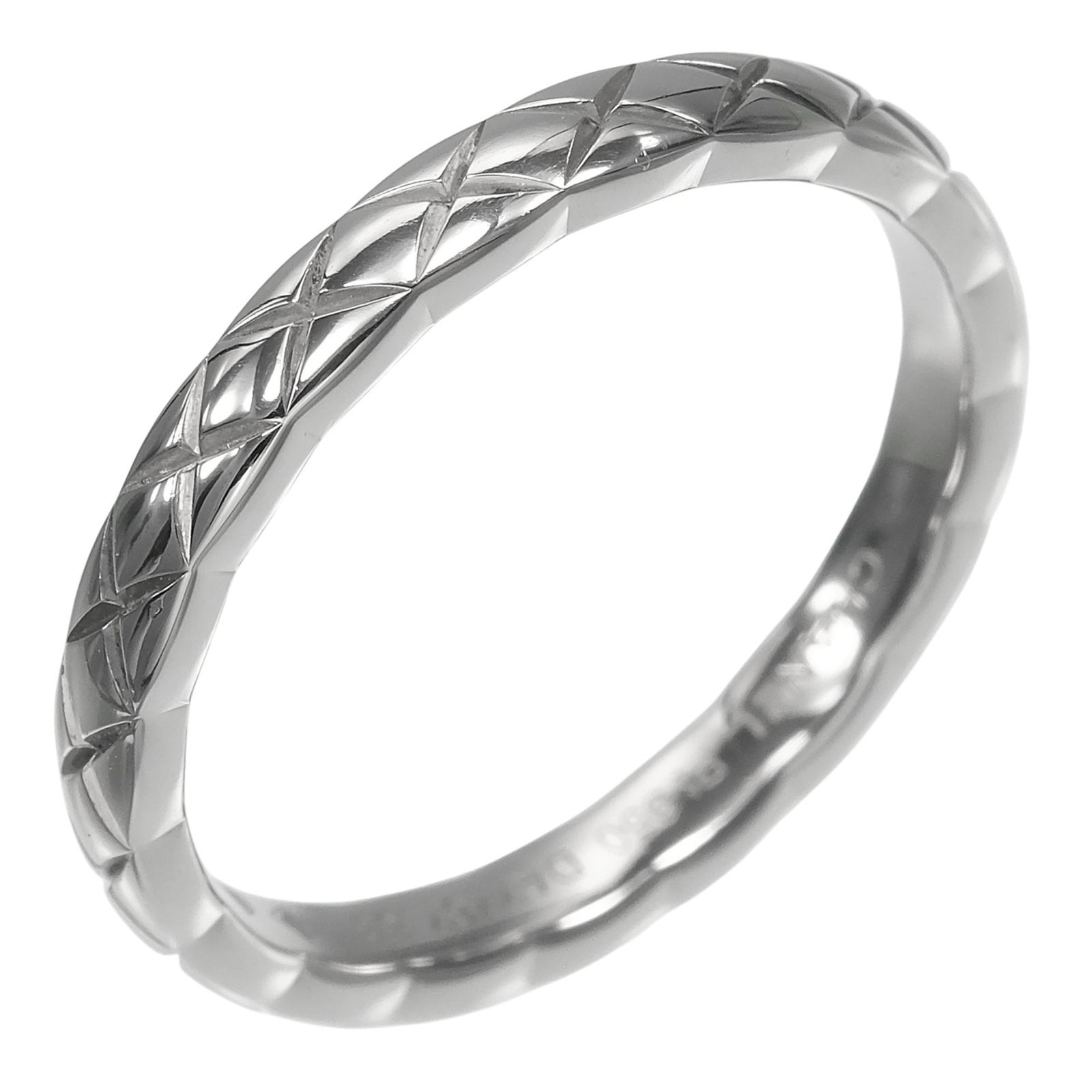 Ring band Chanel: Ring band Chanel Platinum band ring from Chanel, featuring a sleek design with an inner diameter of 16.87mm and a width of 2.77mm, crafted from high-quality platinum metal. This elegant piece is avail