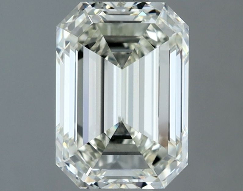 IGI Emerald 1.8ct J VVS1 - Loose Natural Diamond: IGI Emerald 1.8ct J VVS1 - Loose Natural Diamond 1.8ct IGI Emerald Cut Diamond with exceptional clarity, featuring a J color and EX polish, set in a loose natural state for maximum brilliance. Measuri