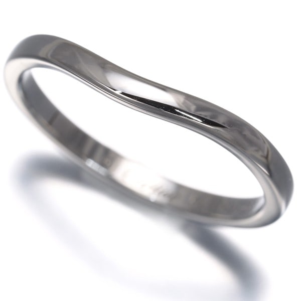 Cartier Ring Ballerine Eu54 950 Platinum: Cartier Ring Ballerine Eu54 950 Platinum 950 platinum Cartier Ballerine ring with elegant band design, available in EU54 size. This beautiful piece features a slender profile and 2.0mm width, making i