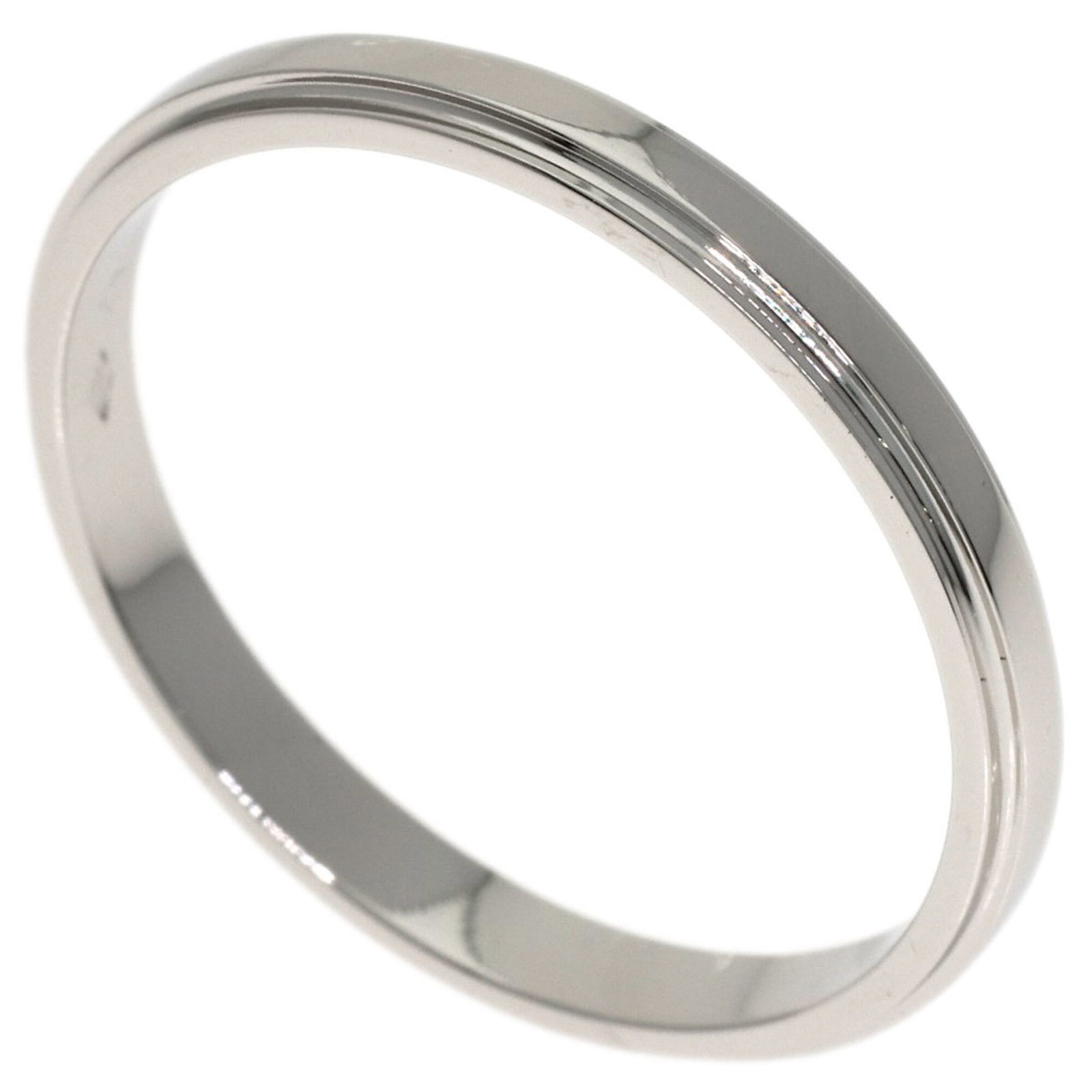 Platinum 950 Cartier Band Ring: Platinum 950 Cartier Band Ring Platinum 950 Cartier Band Ring features a sleek and sophisticated design, made from high-quality platinum. This US size 9 band ring boasts a classic style that suits var
