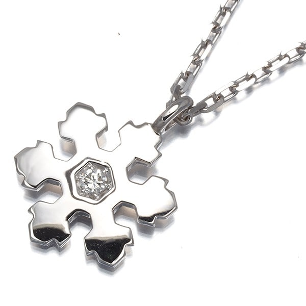White gold snowflake diamond necklace 750 18K: White gold snowflake diamond necklace 750 18K White gold snowflake diamond necklace in 18k purity, featuring a natural diamond pendant with a unique snowflake design. The necklace boasts a classic