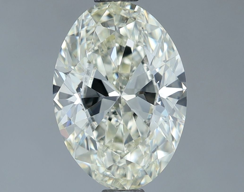 IGI Oval 1.5ct K VVS2 - Loose Natural Diamond: IGI Oval 1.5ct K VVS2 - Loose Natural Diamond IGI Oval 1.5ct K VVS2 - Loose Natural Diamond, certified by the International Gemological Institute (IGI) with excellent polish and symmetry, showcases a 