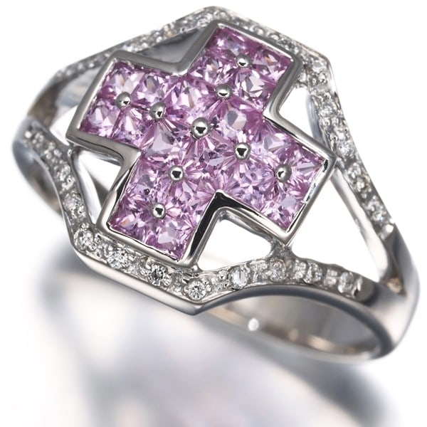 Pink Sapphire Diamond 0.95Ct 0.10Ct 18K White Gold 750 Cross Ring: Pink Sapphire Diamond 0.95Ct 0.10Ct 18K White Gold 750 Cross Ring This stunning 18k white gold cross ring showcases two precious stones, a total of 0.95ct pink sapphire and 0.10ct diamond, set in a sl