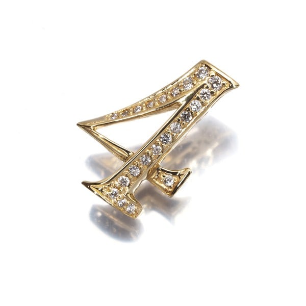 Gem Castle Yukizaki Pendant Diamond 0.18Ct Nombre Number No.4 18K Yg: Gem Castle Yukizaki Pendant Diamond 0.18Ct Nombre Number No.4 18K Yg Yellow gold pendant featuring a natural diamond set in an 18k design, measuring 18.0 x 12.6mm with a total weight of 0.18ct. The pe