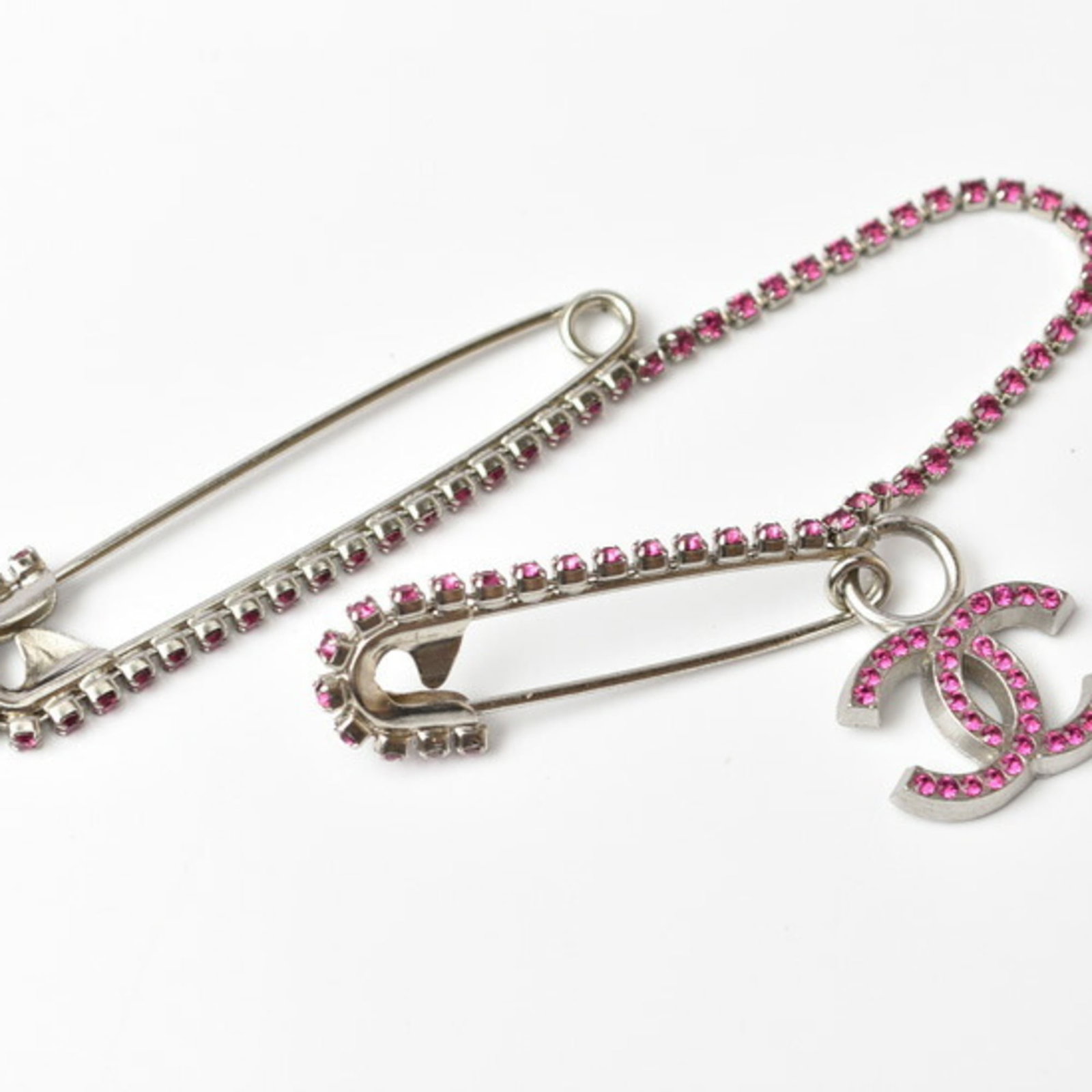 Chanel pin brass brooch (1 of 4)