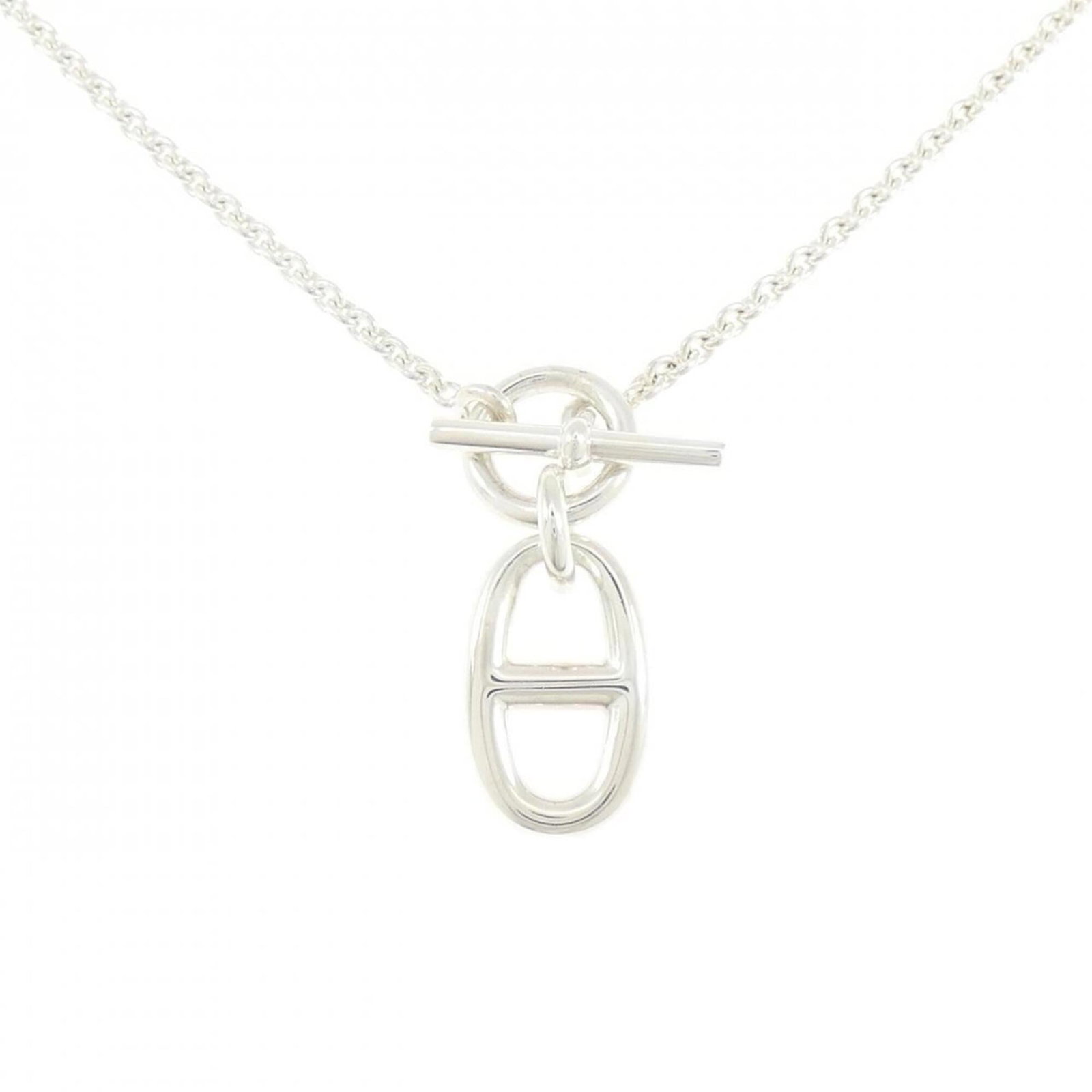 Hermes Herms Chaine D'Ancre Necklace: Hermes Herms Chaine D'Ancre Necklace The Hermes Herms Chaine D'Ancre Necklace features a sterling silver pendant with a signature, set against a chain of the same material. This elegant necklace boast
