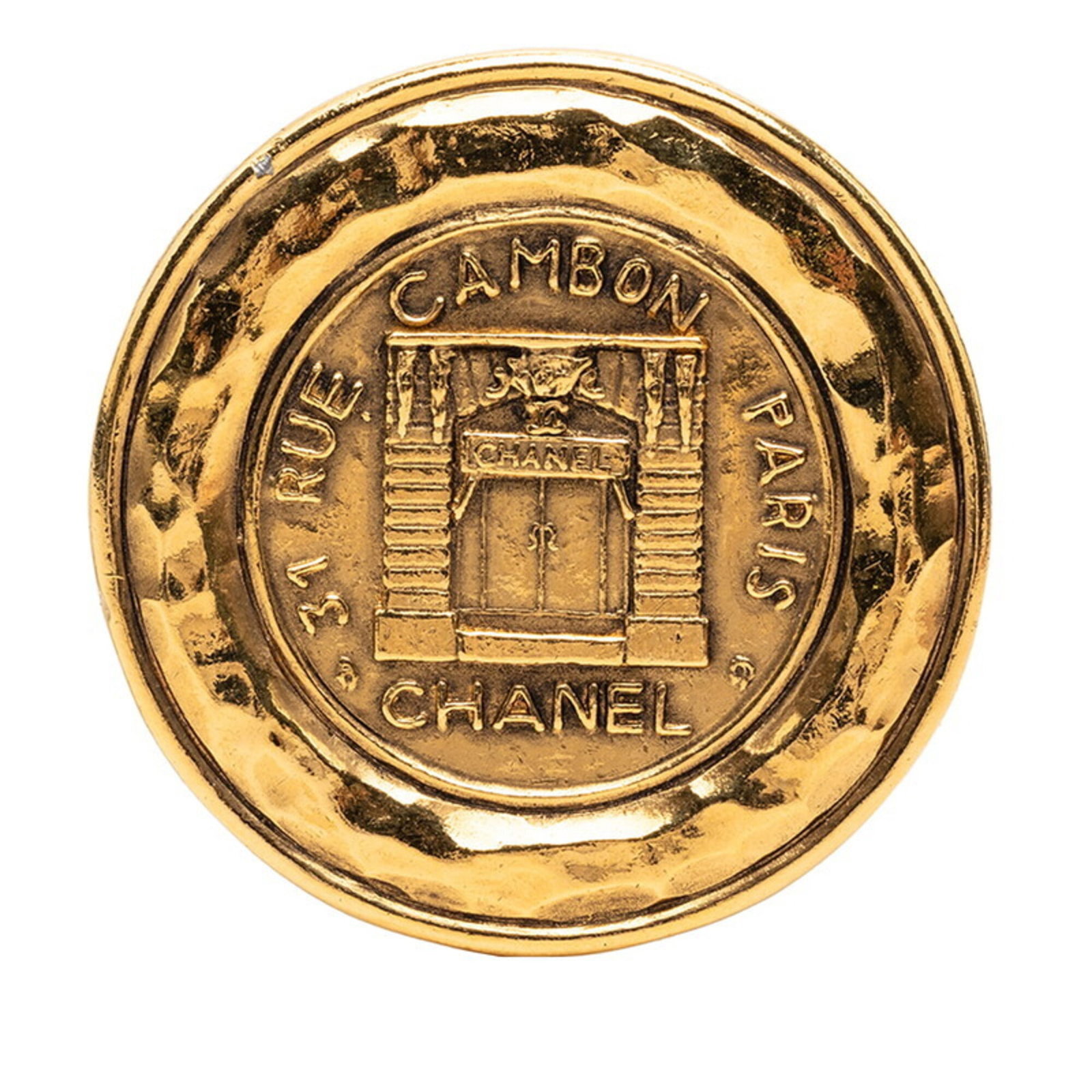 Chanel Brooch Gold Plating: Chanel Brooch Gold Plating Chanel's iconic brooch boasts a stunning gold plating finish, adding a touch of luxury to any outfit. Measuring 5.28cm x 5.28cm, this elegant piece is sure to make a stateme
