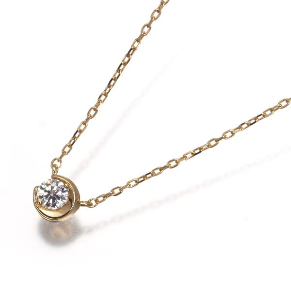 Star Jewelry Necklace Diamond 0.06Ct Moon Setting 18K 750 Yellow Gold: Star Jewelry Necklace Diamond 0.06Ct Moon Setting 18K 750 Yellow Gold Yellow gold pendant features a natural diamond, 0.06 carats in size, set in a moon setting design. The necklace measures 37-40cm i
