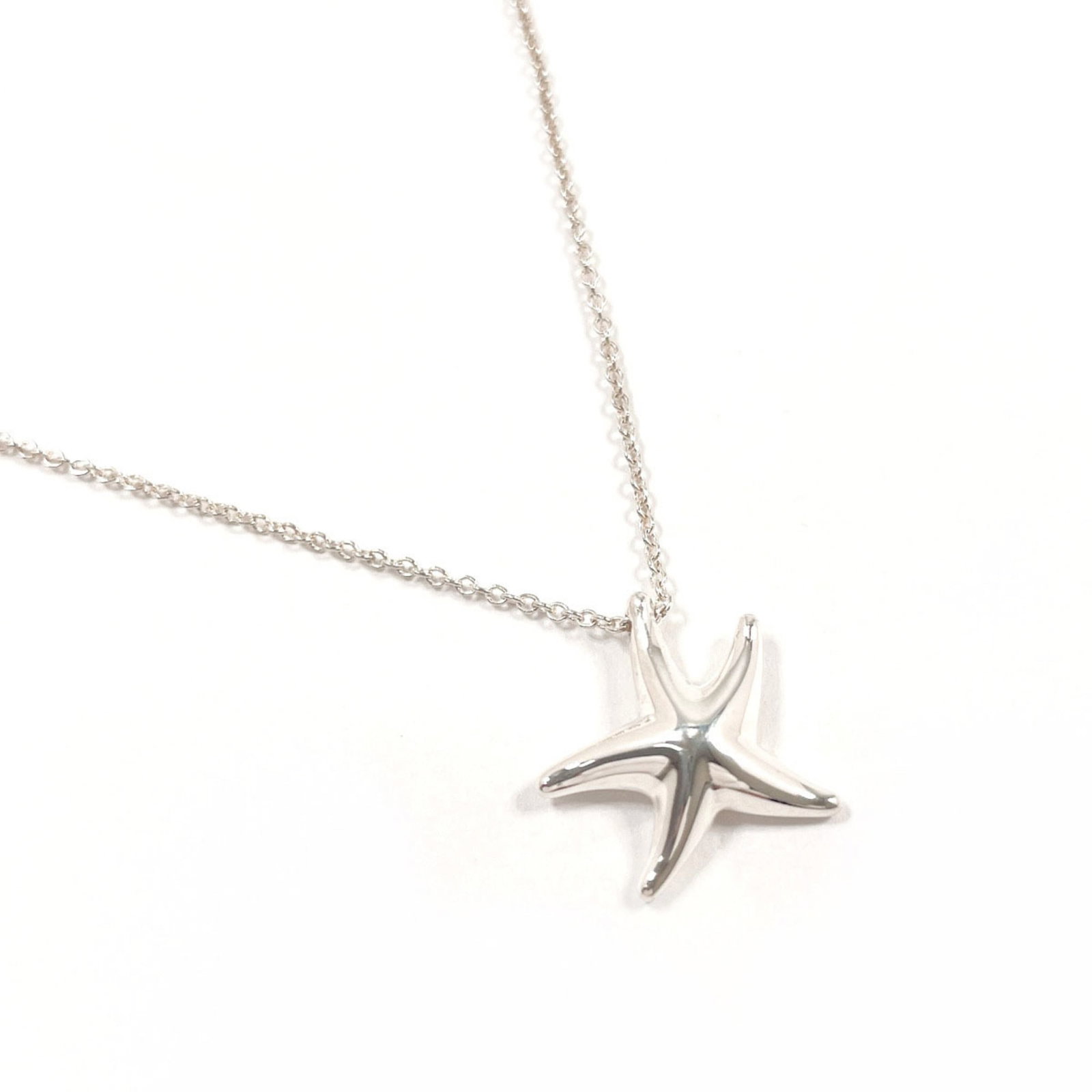 Tiffany&Co. Tiffany Starfish Elsa Peretti Necklace Sterling Silver 925 Women'S: Tiffany&Co. Tiffany Starfish Elsa Peretti Necklace Sterling Silver 925 Women'S Sterling silver necklace featuring the iconic Tiffany Starfish Elsa Peretti design, crafted from high-quality 925 silver.