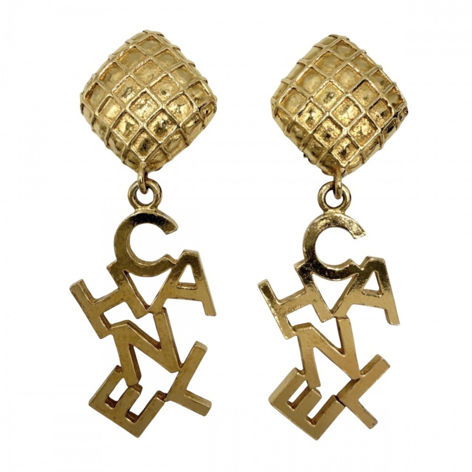 Chanel Clip Earrings Gold Plating: Chanel Clip Earrings Gold Plating Chanel Clip Earrings Gold Plating are intricately designed with gold plating, showcasing the luxury brand's signature style. Measuring 67.00mm x 21.00mm x 5.00mm, the