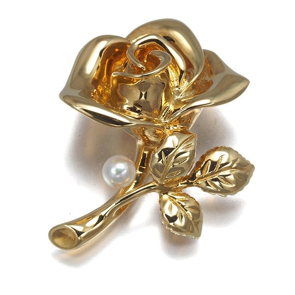 Mikimoto Brooch Akoya Pearl 3.0Mm Rose 18K 750 Yellow Gold: Mikimoto Brooch Akoya Pearl 3.0Mm Rose 18K 750 Yellow Gold The Mikimoto brooch boasts an exquisite Akoya pearl, carefully crafted to perfection with 18k yellow gold. Measuring approximately 3.0mm in d
