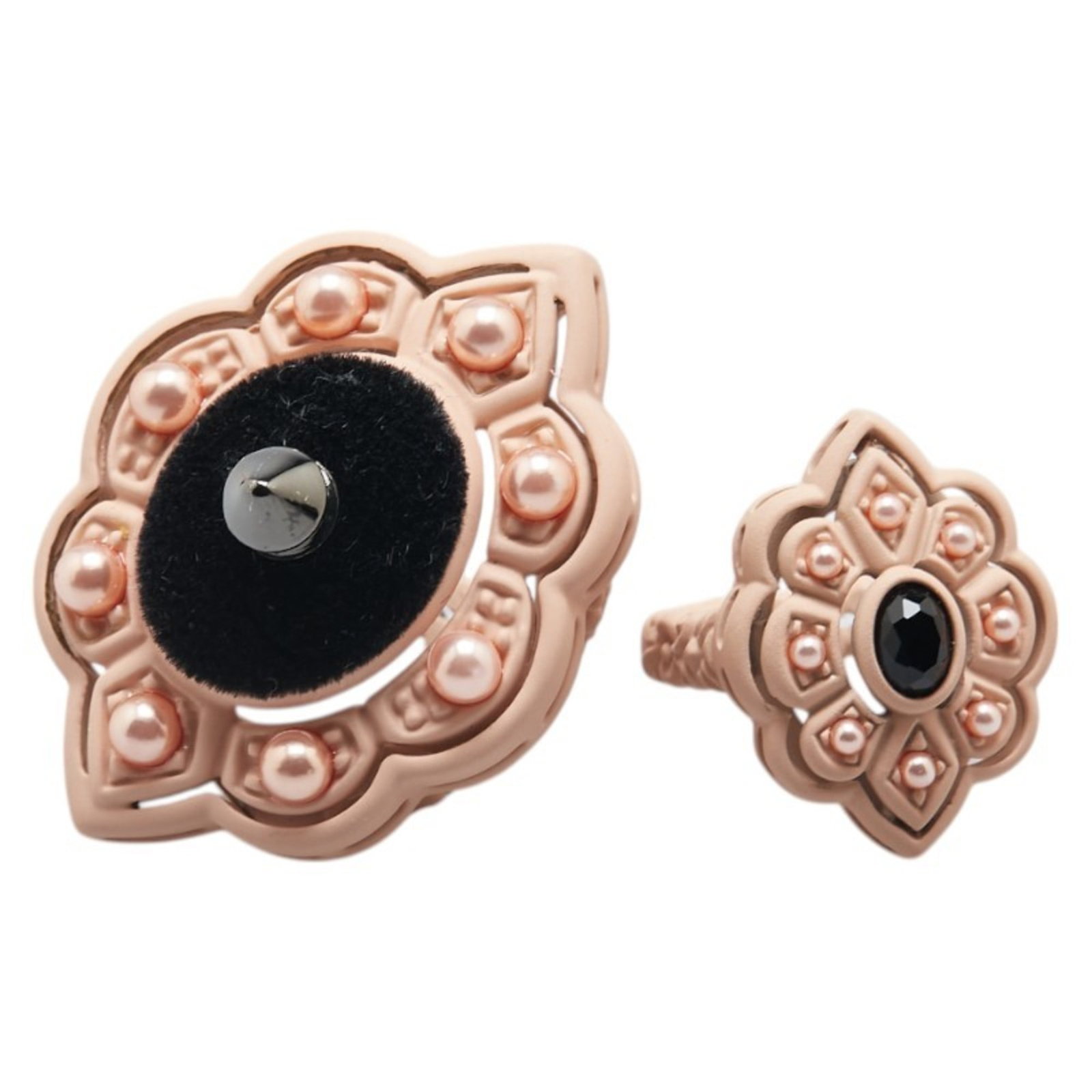 Artificial pearl ring band gucci plastic: Artificial pearl ring band gucci plastic Pink artificial pearl ring band made from plastic, with a matching dust bag for storage. This Gucci-style accessory features an eye-catching pink hue and