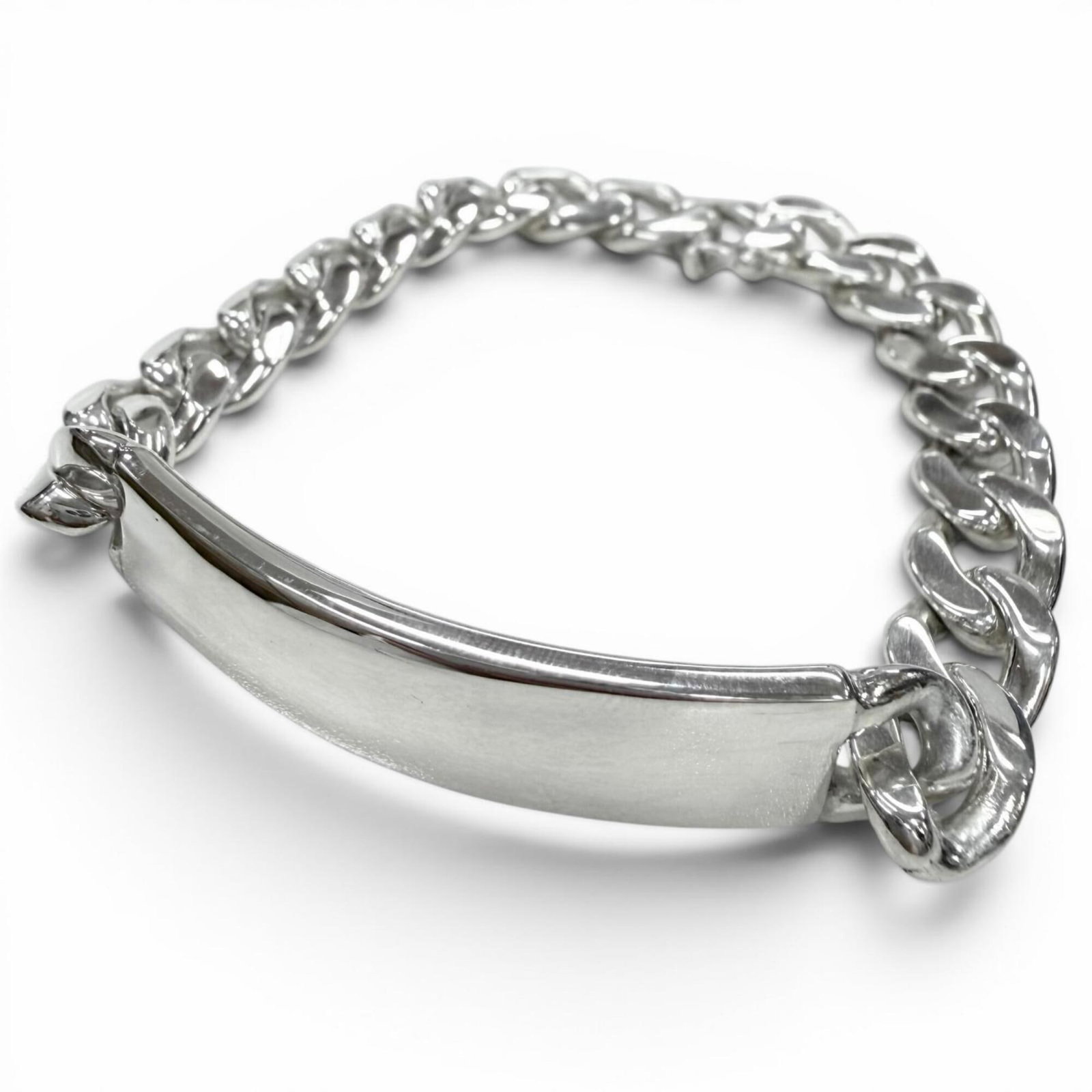 Charm bracelet silver 925: Charm bracelet silver 925 Silver charm bracelet, made from high-quality silver 925, features a sleek and modern design. The Italian-made piece measures 20cm in length, perfect for adding a touch of el