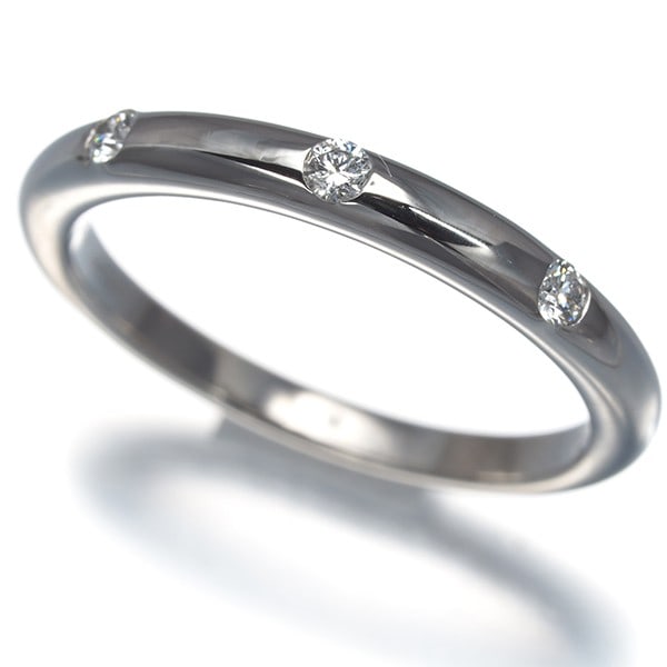 Ring Diamond Bvlgari 950 Platinum Us4-4.25: Ring Diamond Bvlgari 950 Platinum Us4-4.25 950 platinum BVLGARI ring features a natural diamond, weighing approximately unmarked carats. The elegant design boasts a slender band base and a subtle ston