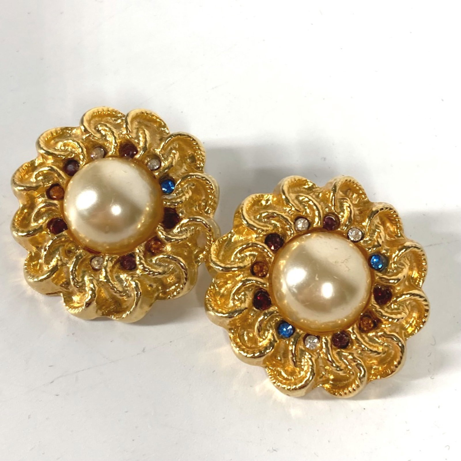 Stud earrings by Chanel - 7