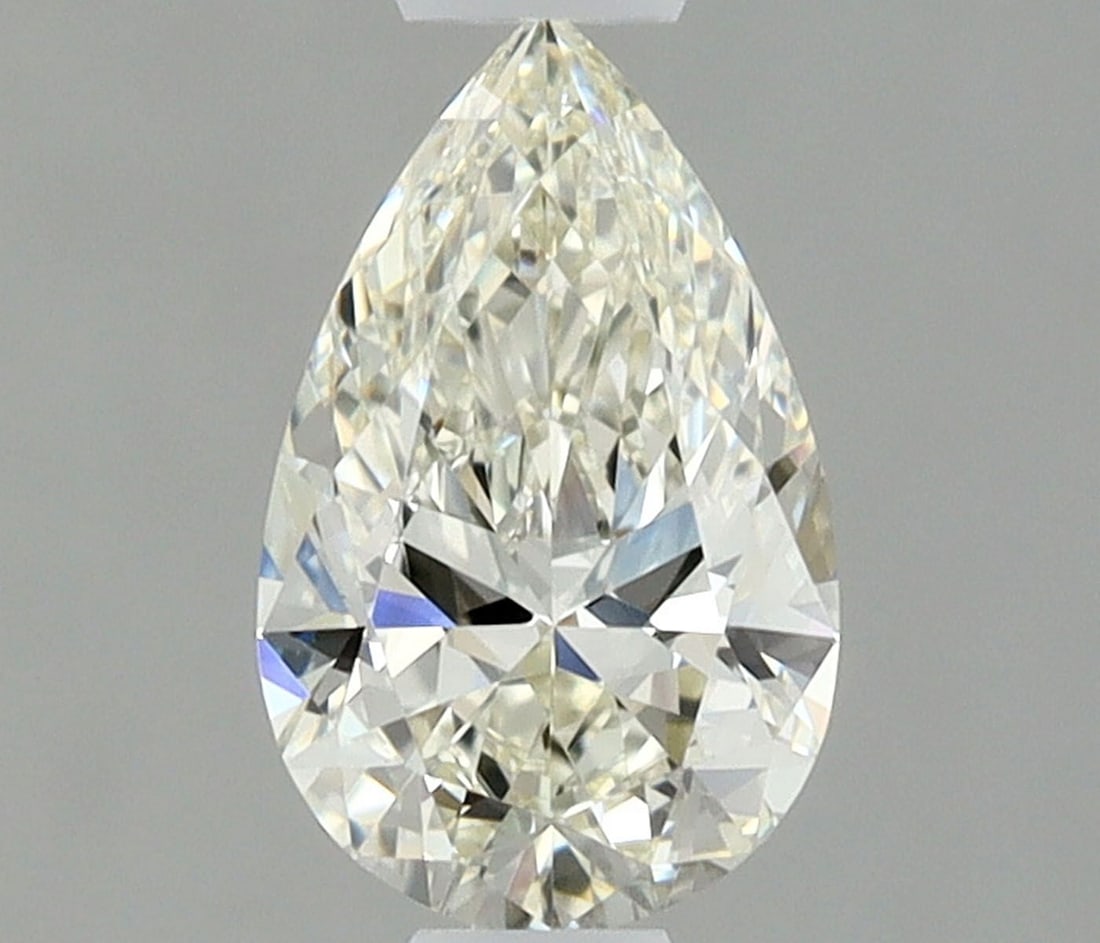 IGI Pear 0.5ct I VVS2 - Loose Natural Diamond: IGI Pear 0.5ct I VVS2 - Loose Natural Diamond IGI-certified I VVS2, EX-polished, VG-symmetry loose natural diamond with a 0.5ct carat weight and exceptional clarity. This high-quality stone boasts an