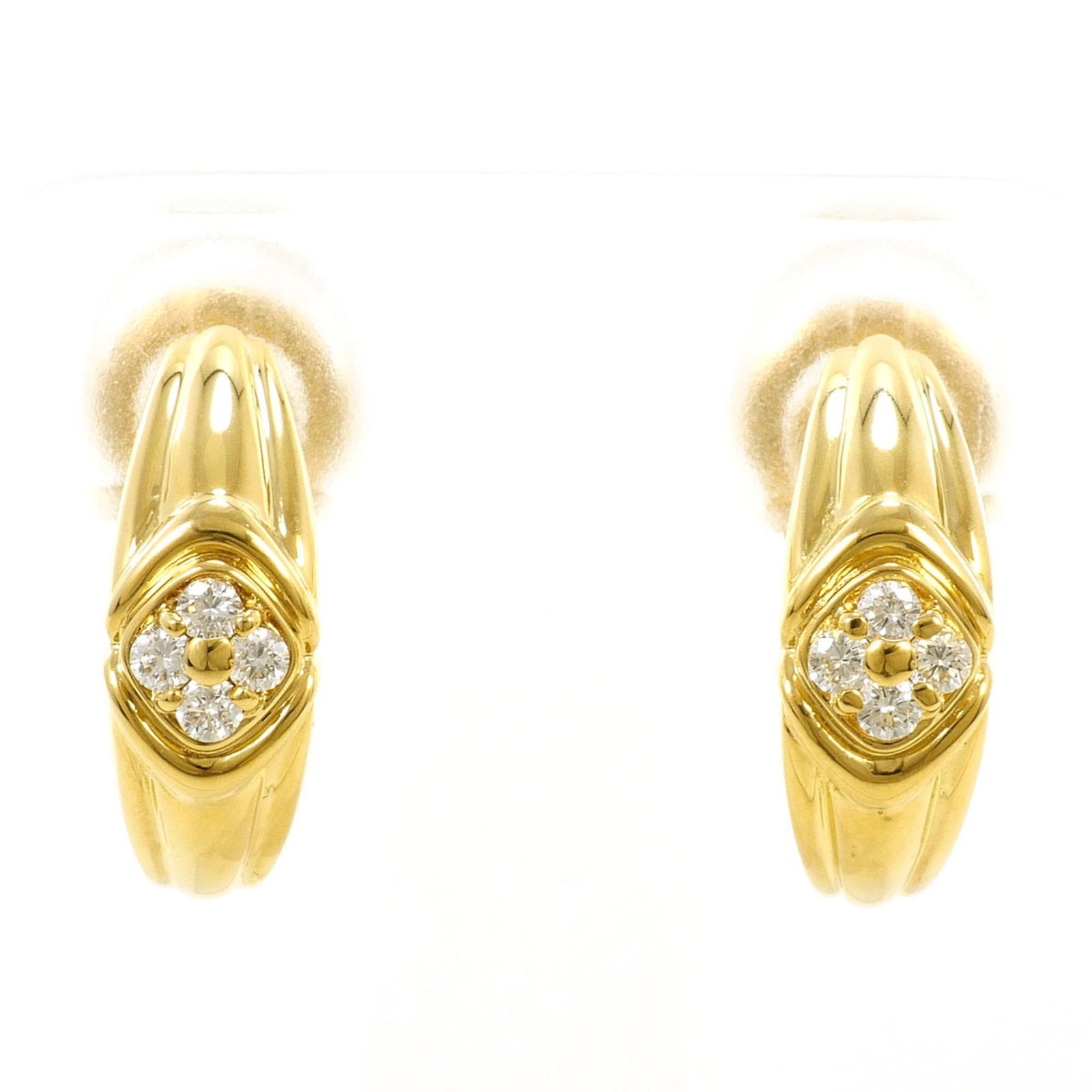 Unbranded Clip Earrings White Gold (18K) Yellow Gold (18K): Unbranded Clip Earrings White Gold (18K) Yellow Gold (18K) Clip earrings in 18K white gold and 18K yellow gold, featuring a diamond stone weighing 0.85 ct. Weighing 7.1g / 0.25oz, these elegant