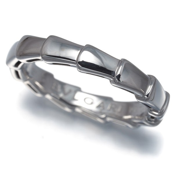 Bvlgari Ring Serpenti Viper Eu50 18K 750 White Gold: Bvlgari Ring Serpenti Viper Eu50 18K 750 White Gold 18k white gold Serpenti Viper ring, crafted with precision and attention to detail. This elegant piece features a unique design that showcases the