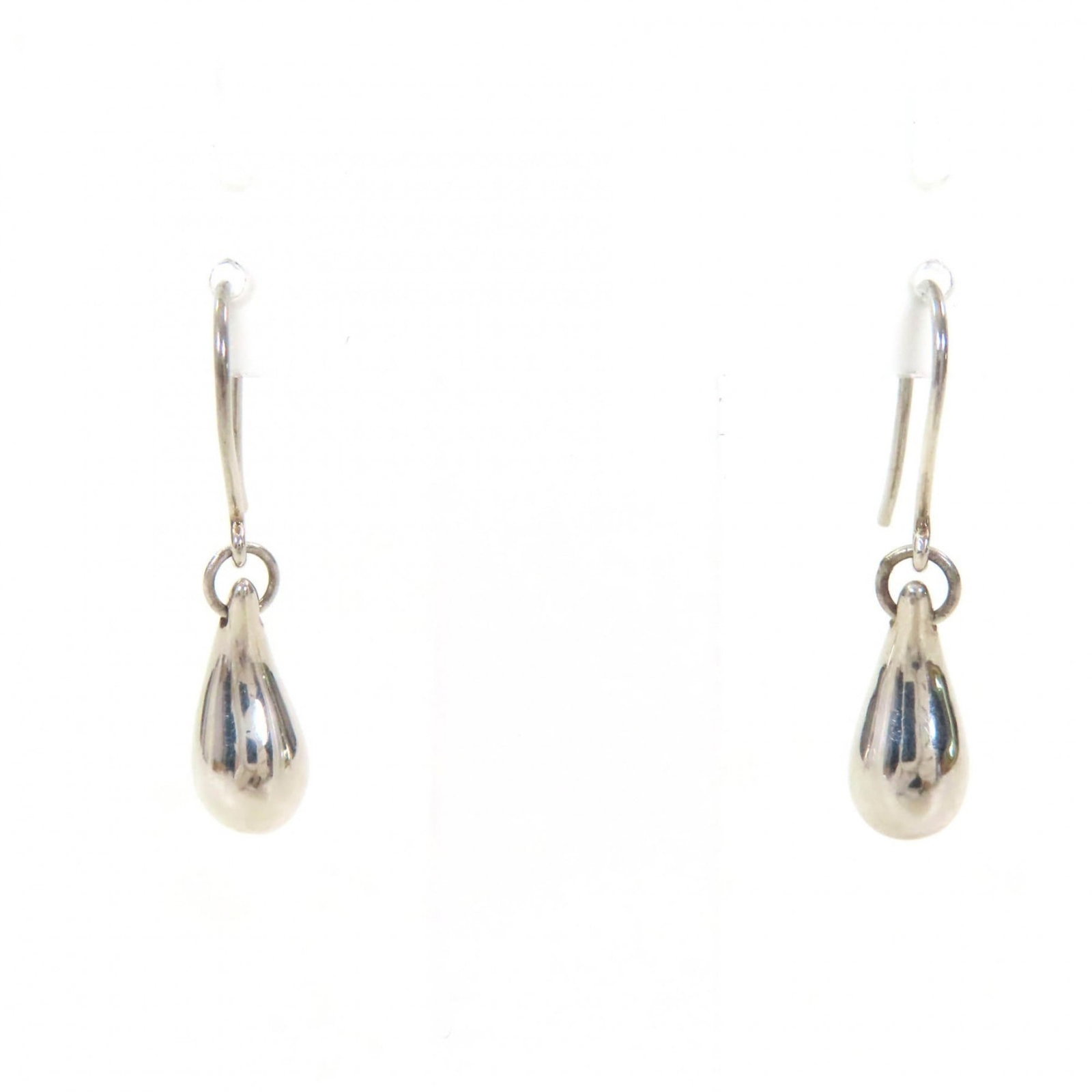 Tiffany Drop Earrings Silver 925: Tiffany Drop Earrings Silver 925 Silver 925 Tiffany Drop Earrings stand out with their sleek design and premium material, showcasing the beauty of sterling silver. Measuring 10mm in height and 4mm in 