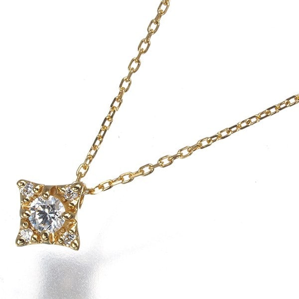 Diamond necklace in yellow gold 18k Vendome: Diamond necklace in yellow gold 18k Vendome Yellow gold 18k Vendome diamond necklace boasts a natural diamond pendant set in a beautiful yellow gold design, crafted from high-quality 18k metal. The