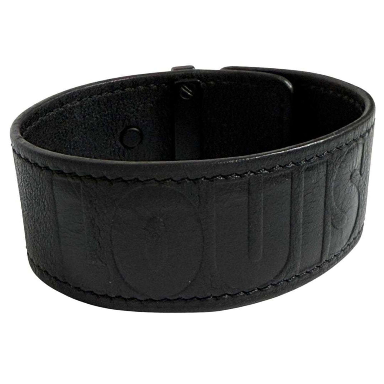 Louis Vuitton Leather Charm: Louis Vuitton Leather Charm Black leather charm from Louis Vuitton, measuring 18cm in length. This classic design showcases the iconic brand's signature style and craftsmanship. The simple yet elegant