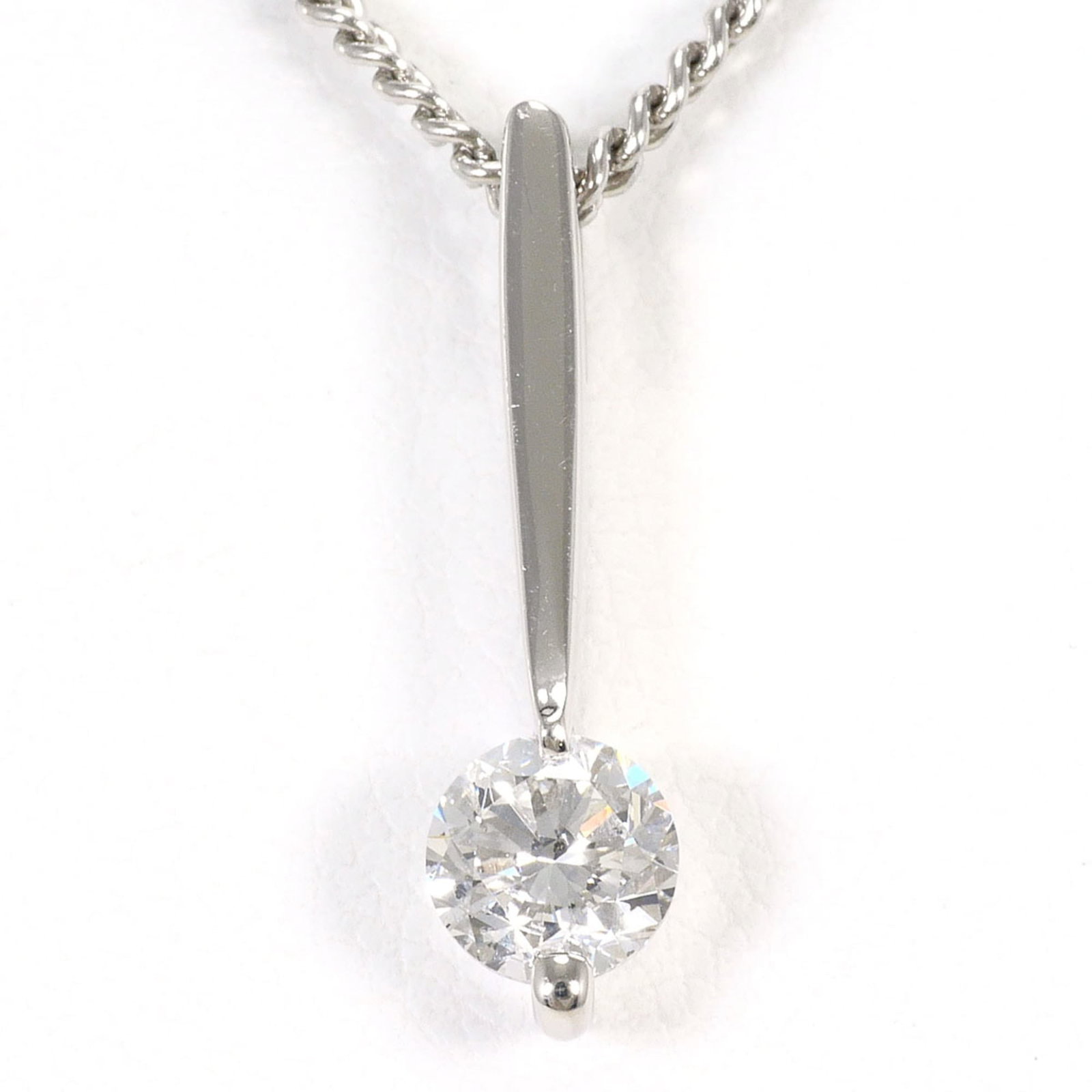Pt900 Platinum/ Pt850 Necklace With 0.708 Ct Diamond (Si2 Clarity) Certificate Of Authenticity: Pt900 Platinum/ Pt850 Necklace With 0.708 Ct Diamond (Si2 Clarity) Certificate Of Authenticity Platinum 900 and Pt850 metals combine for a luxurious feel in this stunning platinum necklace, featuring