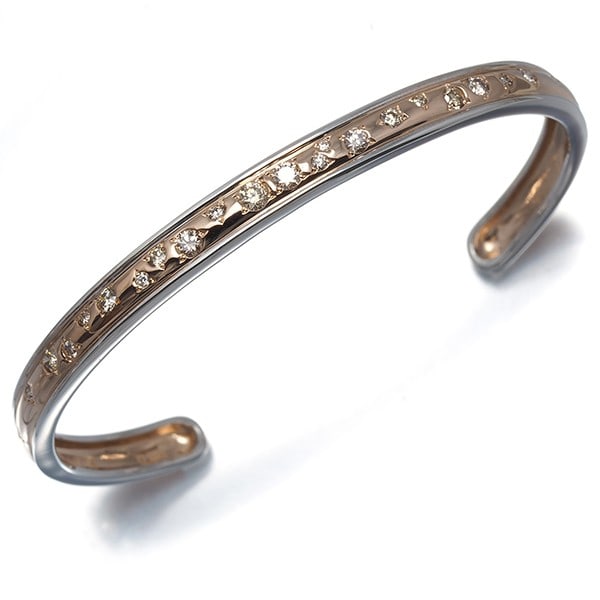 Kashikey Bracelet Brown Diamond 0.60Ct Melange Bangle 18K Rg/ Wg: Kashikey Bracelet Brown Diamond 0.60Ct Melange Bangle 18K Rg/ Wg This 18k multi-tone gold bangle features a stunning 0.60ct brown diamond set in a unique Melange design, adding a touch of elegance to 