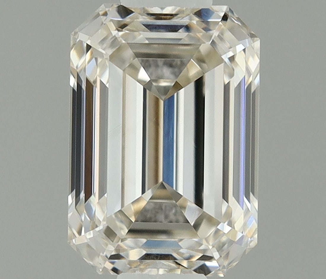 IGI Emerald 0.43ct I IF - Loose Natural Diamond: IGI Emerald 0.43ct I IF - Loose Natural Diamond 0.43ct IGI Emerald 0.43ct I IF - Loose Natural Diamond features an impressive cut, excellent color, and flawless clarity, with a high polish grade that 