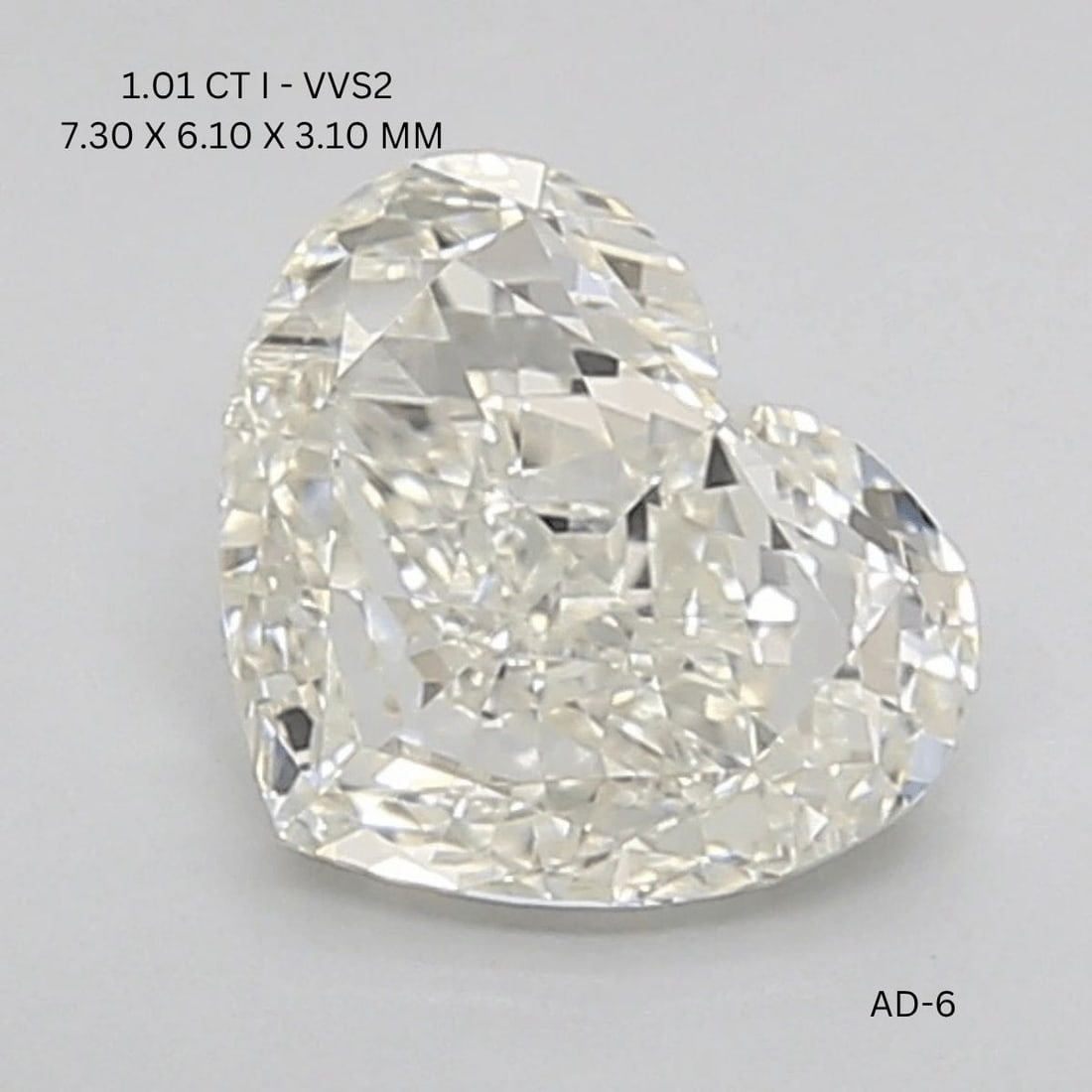 Heart 1.01ct I VVS2 - Loose Natural Diamond: Heart 1.01ct I VVS2 - Loose Natural Diamond 1.01ct I VVS2 - A rare and exceptional natural diamond, boasting an EX polish and VG symmetry, sits before you in loose form. Its impressive clarity and col