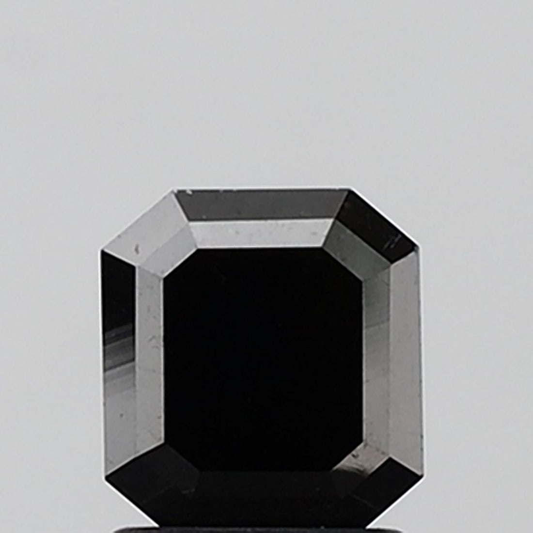 Emerald 1.39ct Black VVS2 - Loose Natural Diamond: Emerald 1.39ct Black VVS2 - Loose Natural Diamond 1.39ct black diamond with exceptional clarity, cut to perfection and boasting an EX polish and symmetry. Its VVS2 grade ensures a high level of brilli