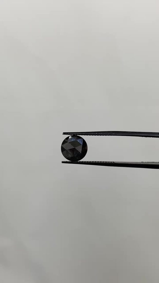 GIA Rose 2.39ct Fancy Black VVS2 - Loose Natural Diamond: GIA Rose 2.39ct Fancy Black VVS2 - Loose Natural Diamond 2.39ct Fancy Black VVS2 Diamond - A rare and exceptional natural diamond, certified by the Gemological Institute of America (GIA) as a Fancy Bl