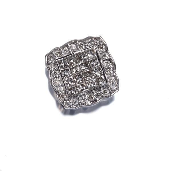 Diamond 0.55Ct Princess-Cut Pendant 18K 750 White Gold: Diamond 0.55Ct Princess-Cut Pendant 18K 750 White Gold 18k white gold pendant showcases a stunning 0.55ct princess-cut diamond, expertly crafted to highlight its brilliance and fire. The delicate