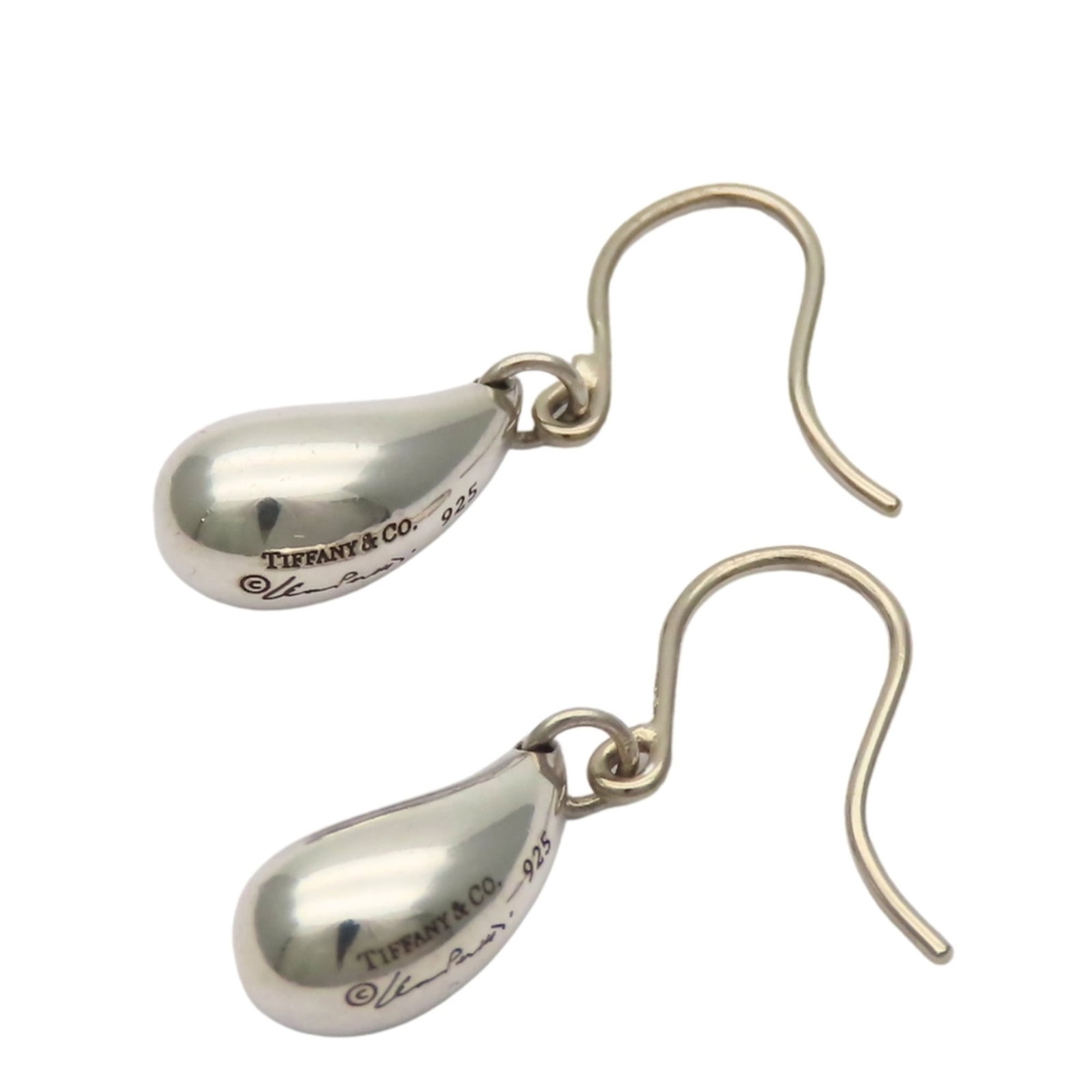 Tiffany Drop Earrings Silver 925: Tiffany Drop Earrings Silver 925 Silver 925 Tiffany Drop Earrings stand out with their sleek design and premium silver material. Measuring 25mm in length, these drop earrings are a stylish addition