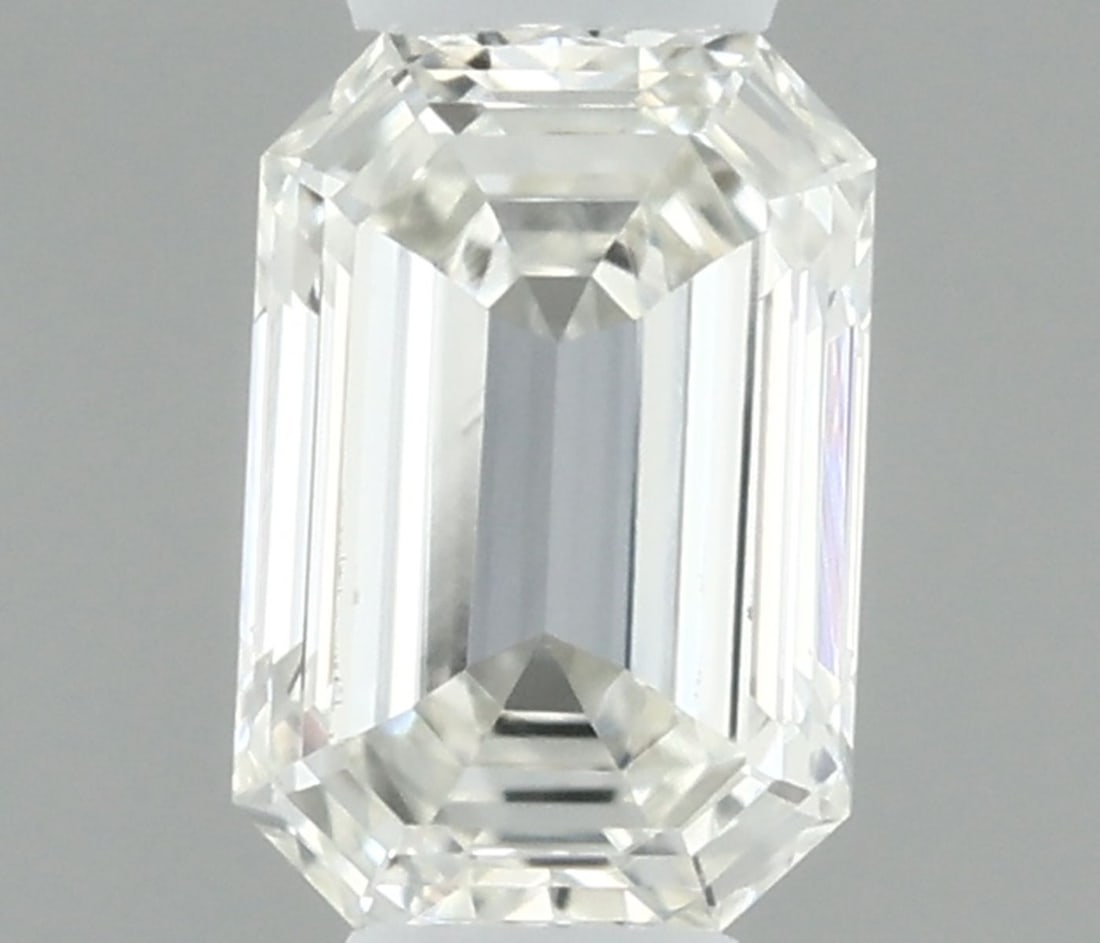 Emerald 0.18ct H VVS2 - Loose Natural Diamond: Emerald 0.18ct H VVS2 - Loose Natural Diamond 0.18ct H VVS2 - Loose Natural Diamond, boasting exceptional clarity and color, showcases its vibrant emerald hue in this rare natural diamond. Certified