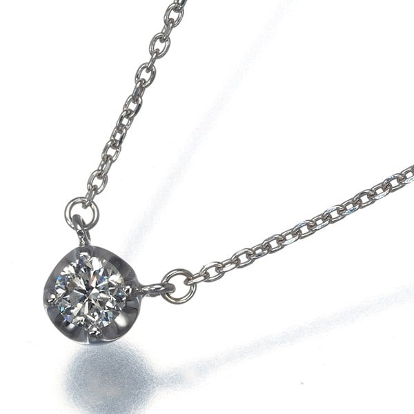 Necklace Diamond 0.166Ct Solitaire 18K 750 White Gold: Necklace Diamond 0.166Ct Solitaire 18K 750 White Gold This exquisite necklace showcases a natural diamond solitaire set in 18k white gold, creating a timeless and elegant design. The diamond's diamete