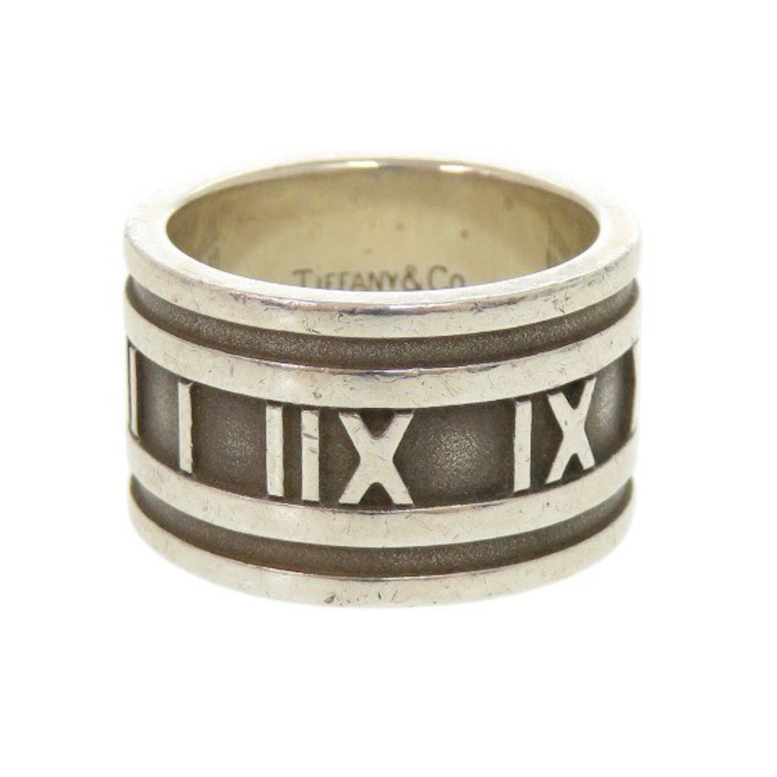 Silver Ring Band Tiffany: Silver Ring Band Tiffany Silver Ring Band Tiffany is made from high-quality silver (925 US) and features a classic design. This elegant band ring is available in size 5.5, perfect for those looking to