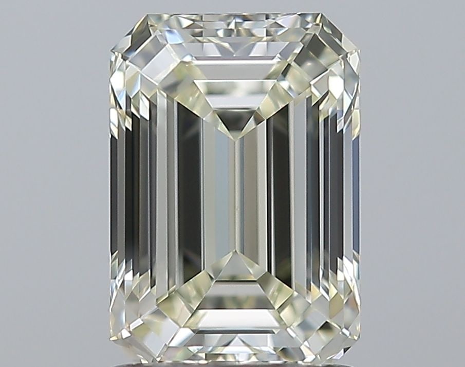 IGI Emerald 1.5ct L VVS2 - Loose Natural Diamond: IGI Emerald 1.5ct L VVS2 - Loose Natural Diamond 1.5ct IGI Emerald Cut Diamond with Excellent Polish and Symmetry, certified as L Color, VVS2 Clarity, and EX Polish, making it a standout in its