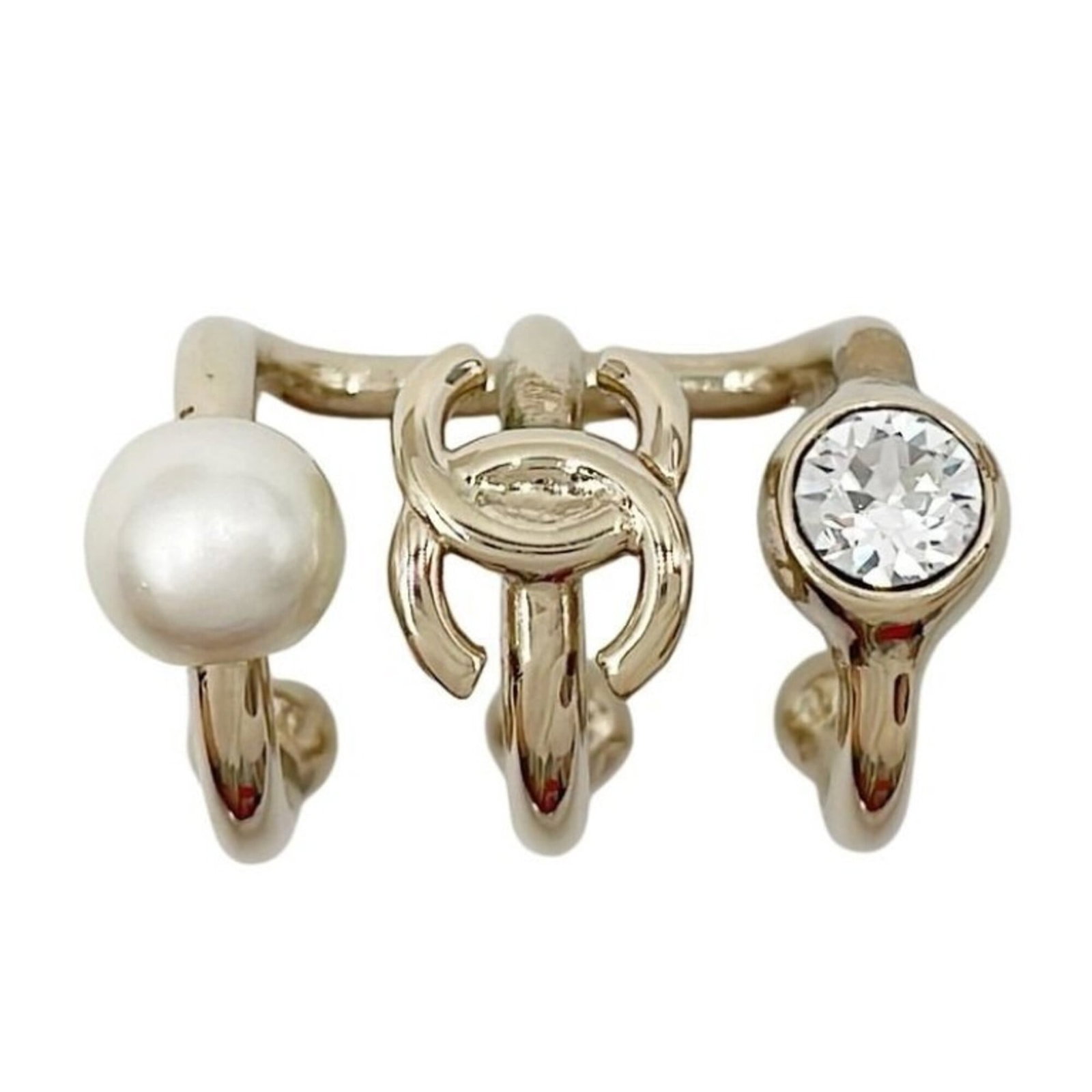 Chanel Earcuff Artificial Pearl Metal Rhinestone: Chanel Earcuff Artificial Pearl Metal Rhinestone The Chanel Earcuff Artificial Pearl Metal Rhinestone boasts an elegant gold finish, adorned with intricate artificial pearl and rhinestone details.