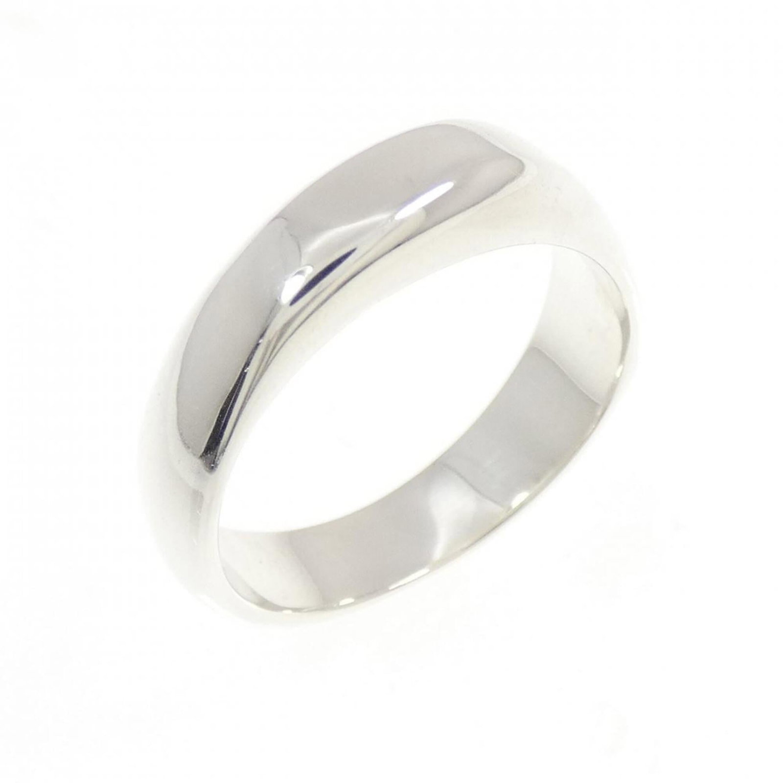 Silver Ring Band Tiffany: Silver Ring Band Tiffany Silver Ring Band Tiffany, 925 US Size 5.5, features a sleek and modern design made from high-quality silver material. This band ring is designed for women and bears the signat
