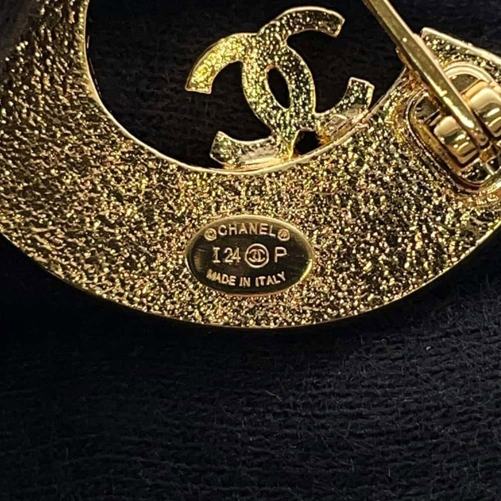 Chanel Brooch - 6
