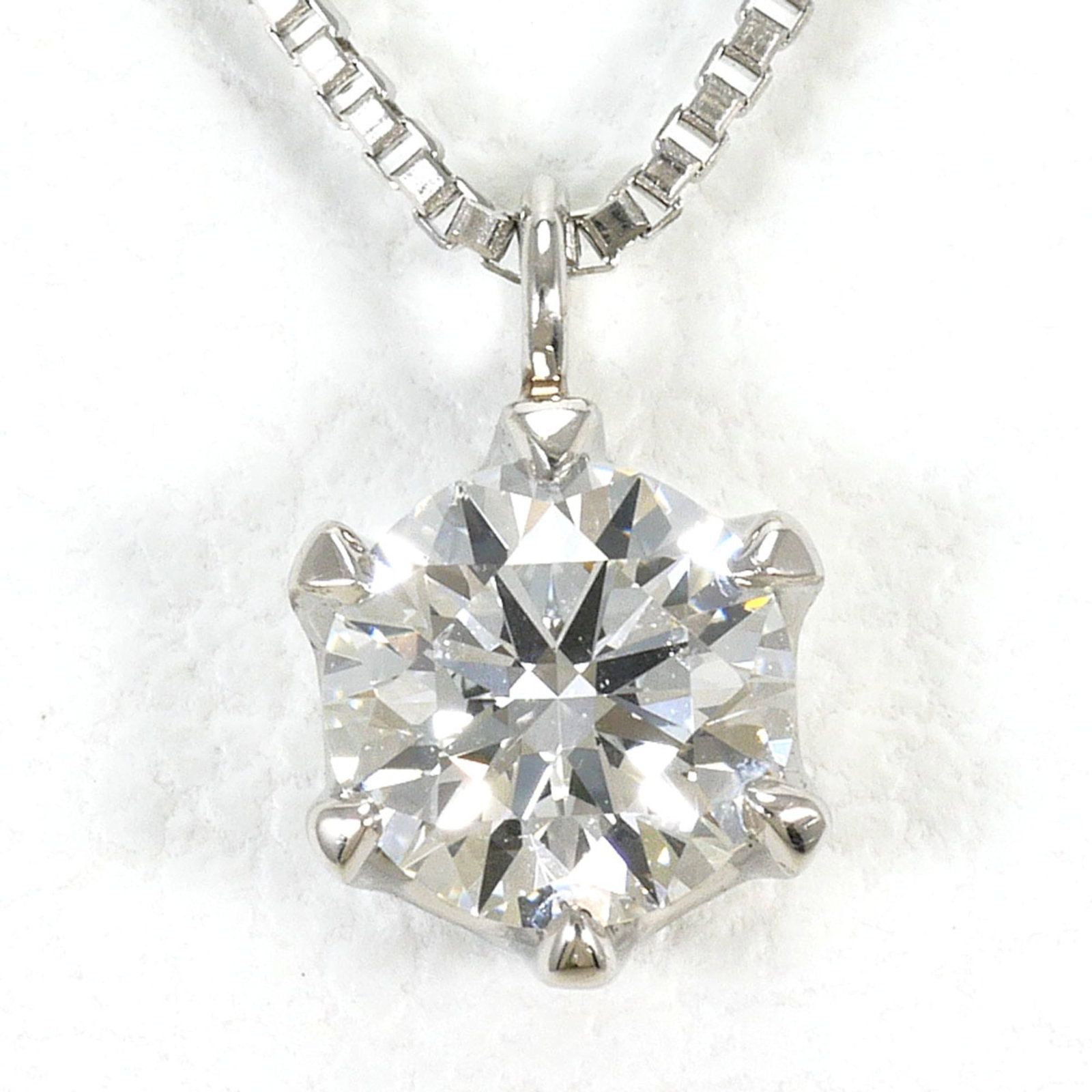 Pt900 Platinum/ Pt850 Necklace With 0.237Ct Vvs1 Diamond Certified Total Weight 1.7G 44Cm Like New: Pt900 Platinum/ Pt850 Necklace With 0.237Ct Vvs1 Diamond Certified Total Weight 1.7G 44Cm Like New Platinum 900 and 850 combination for durability and shine, paired with a stunning VVS1 diamond