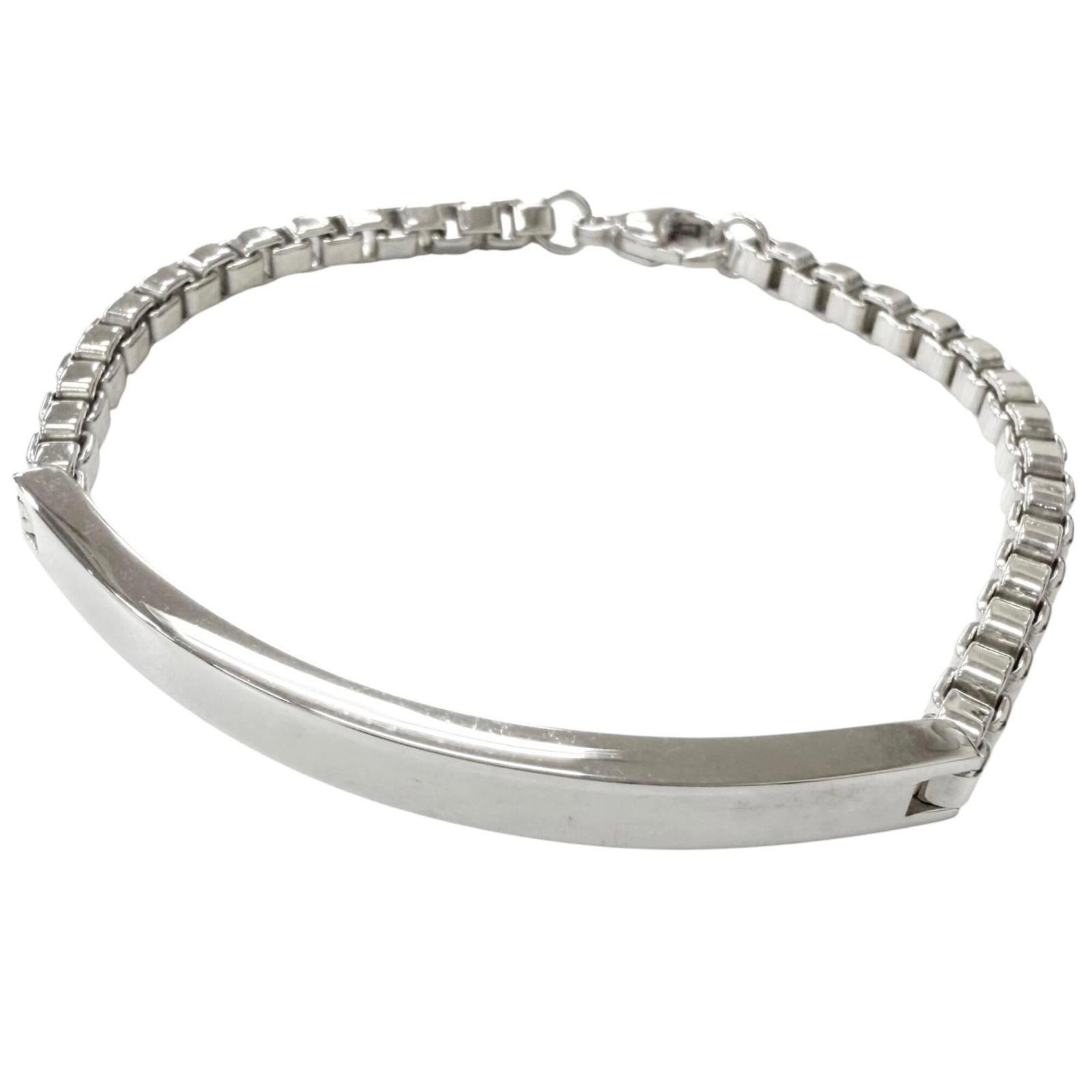 Charm bracelet silver 925: Charm bracelet silver 925 Silver 925 charm bracelet with a sleek design, measuring 18.5cm in length, crafted from high-quality silver material. This elegant piece bears the hallmark of Tiffany, adding