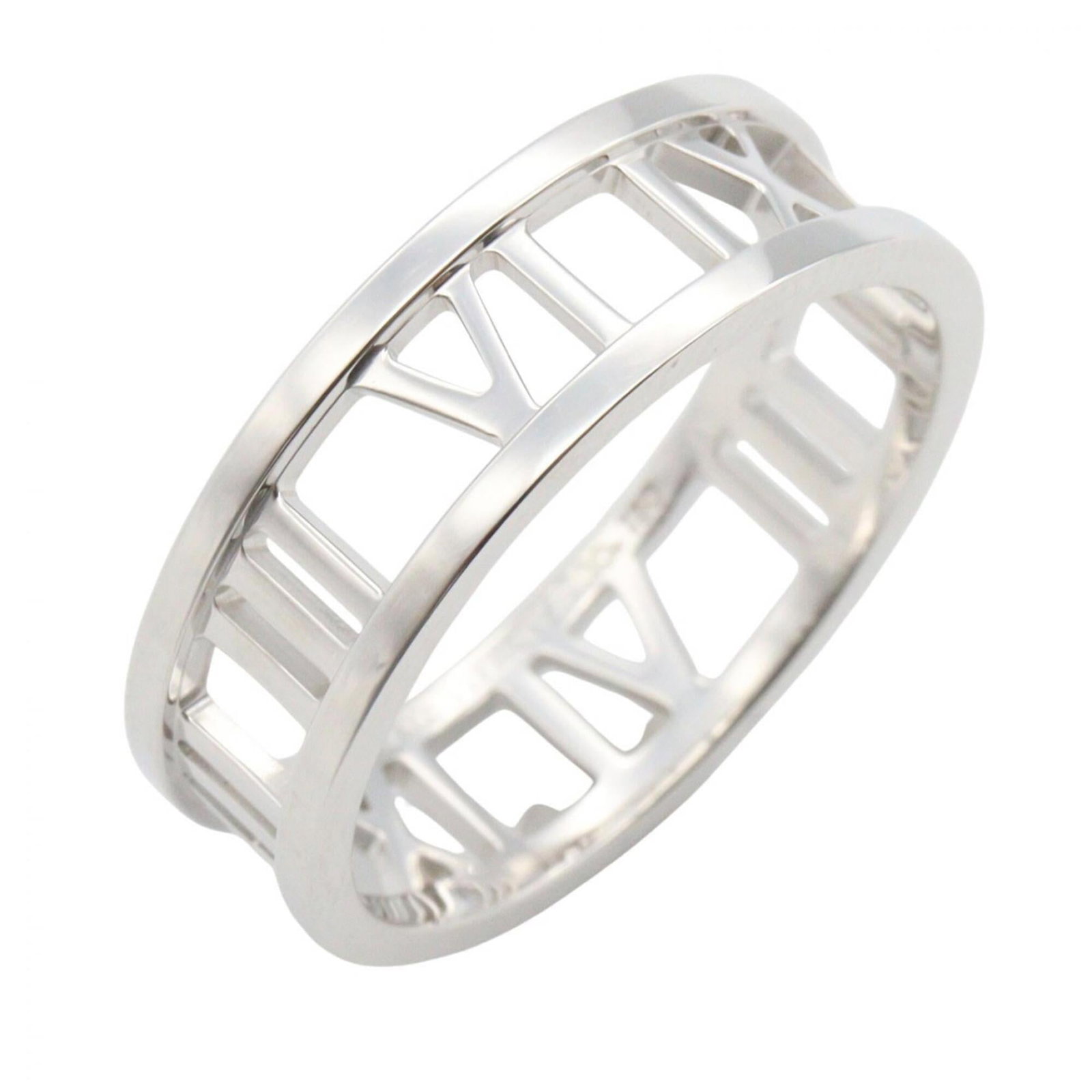 White Gold Tiffany Band Ring 18K: White Gold Tiffany Band Ring 18K 18K white gold Tiffany band ring in US size 9.5, crafted from high-quality silver material, offers a sleek and timeless design for men and women alike. This classic