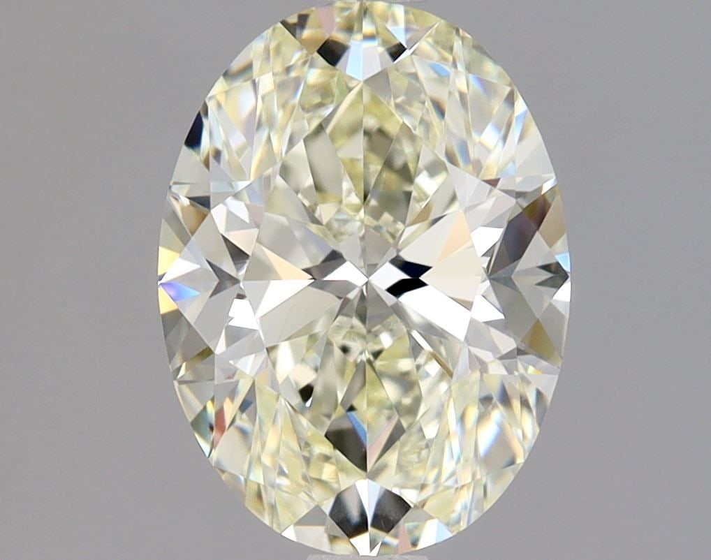 GIA Oval 1.7ct L VVS1 - Loose Natural Diamond: GIA Oval 1.7ct L VVS1 - Loose Natural Diamond GIA Oval 1.7ct L VVS1 - Loose Natural DiamondThe GIA certified oval cut diamond boasts exceptional clarity with a VVS1 grade, showcasing its natural beaut