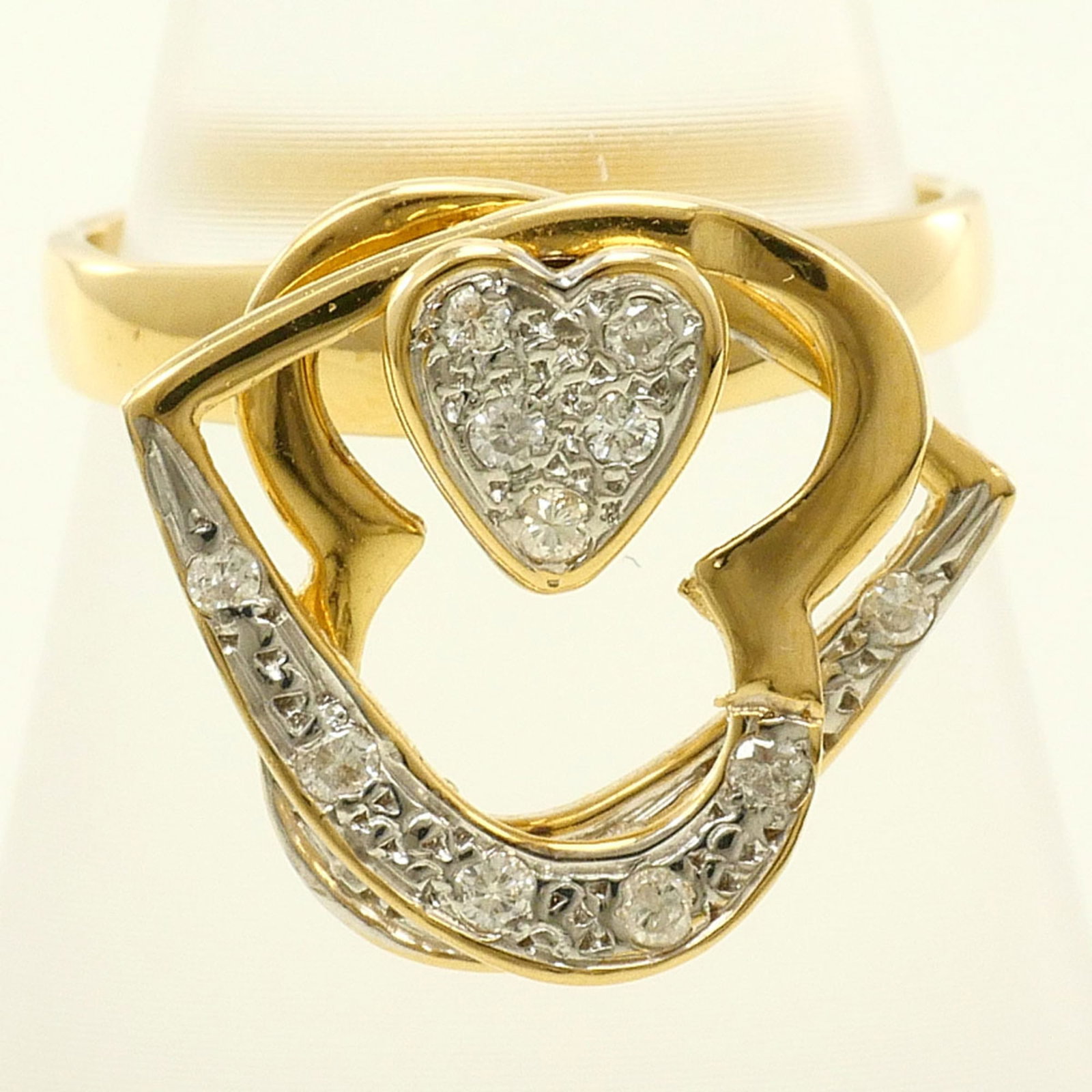Unbranded Band Ring White Gold (18K) Yellow Gold (18K): Unbranded Band Ring White Gold (18K) Yellow Gold (18K) Unbranded band ring in 18K white gold and yellow gold, offering a unique combination of metals for a distinctive look. This 5 US size ring featur